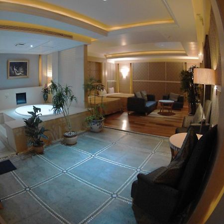 ChangSing Business Motel Tainan Bagian luar foto