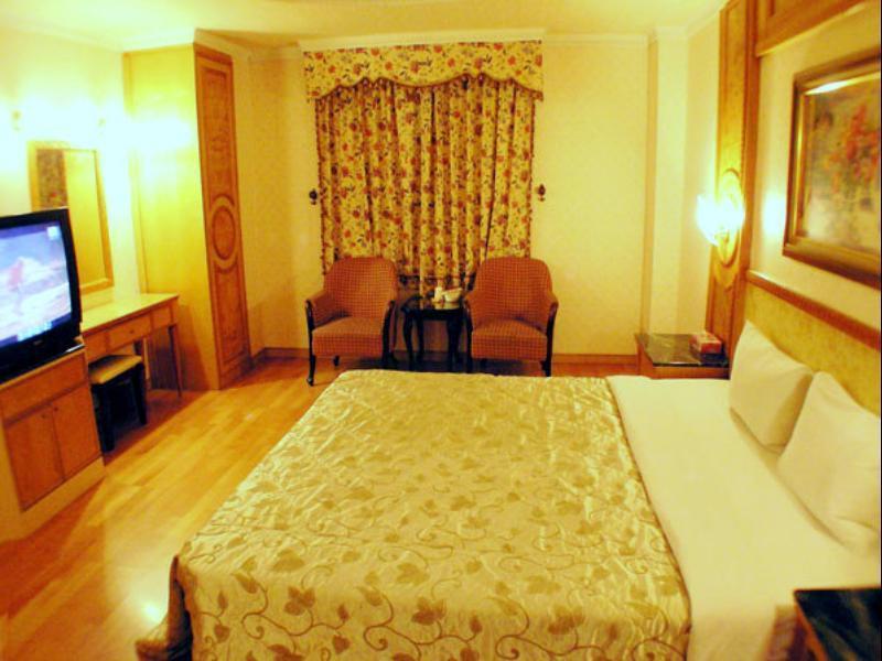 ChangSing Business Motel Tainan Bagian luar foto