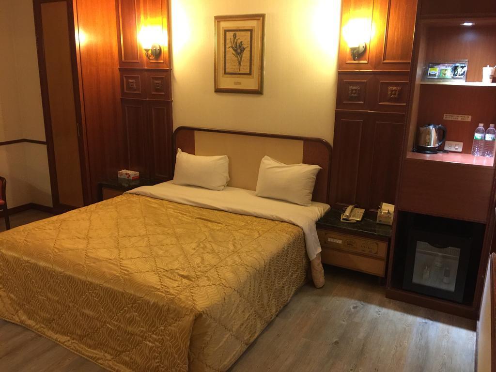 ChangSing Business Motel Tainan Bagian luar foto