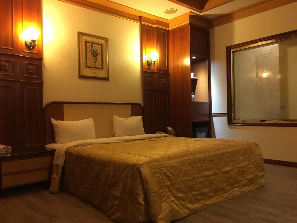 ChangSing Business Motel Tainan Bagian luar foto