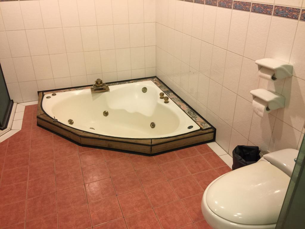 ChangSing Business Motel Tainan Bagian luar foto