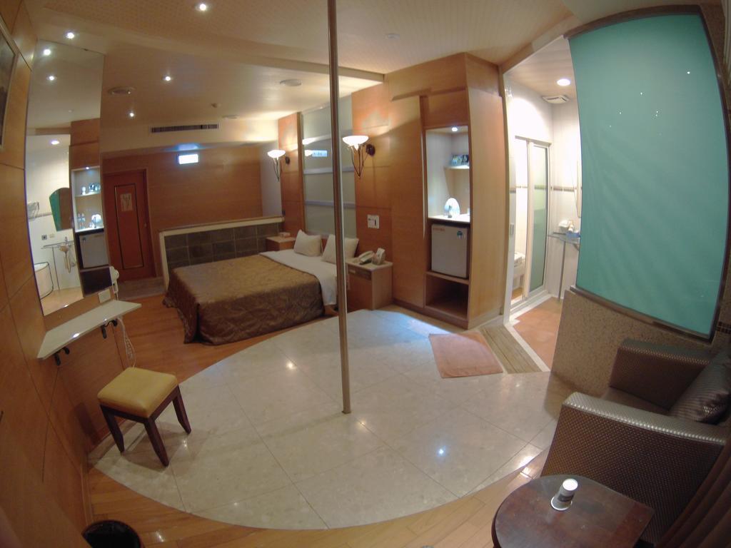 ChangSing Business Motel Tainan Bagian luar foto