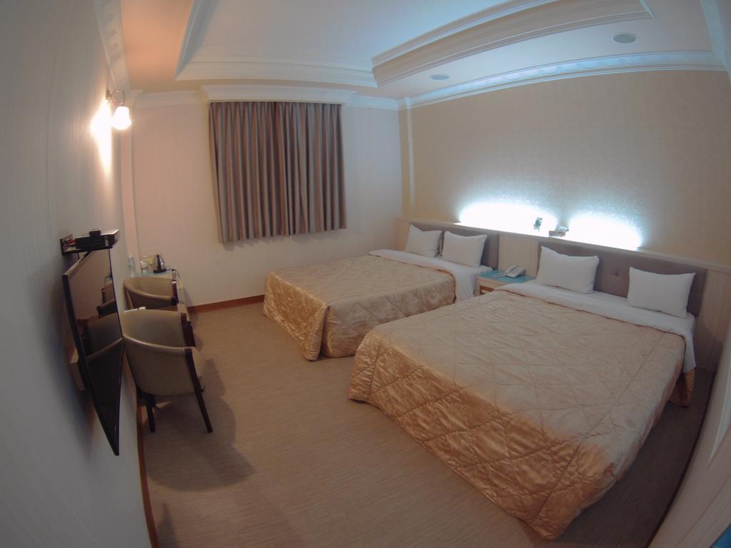 ChangSing Business Motel Tainan Bagian luar foto