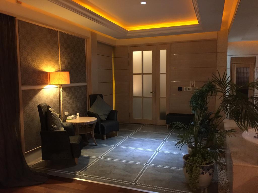 ChangSing Business Motel Tainan Bagian luar foto