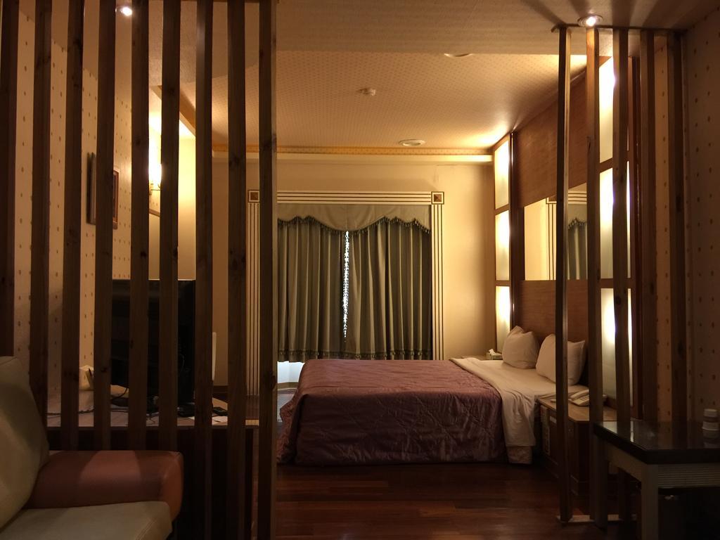 ChangSing Business Motel Tainan Bagian luar foto