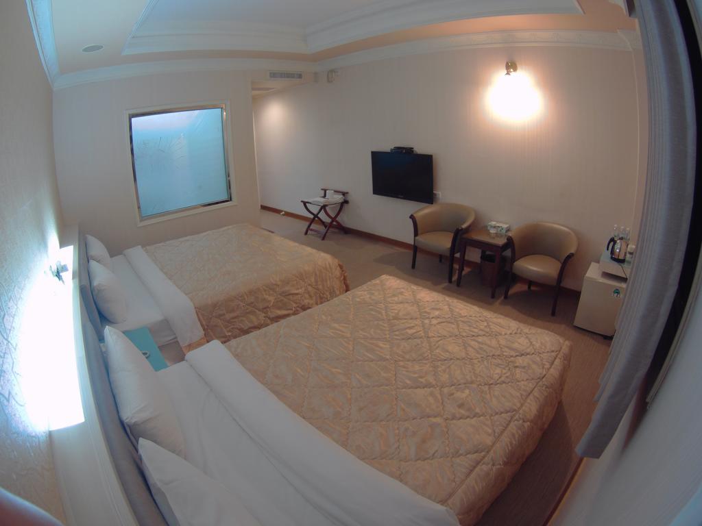 ChangSing Business Motel Tainan Bagian luar foto