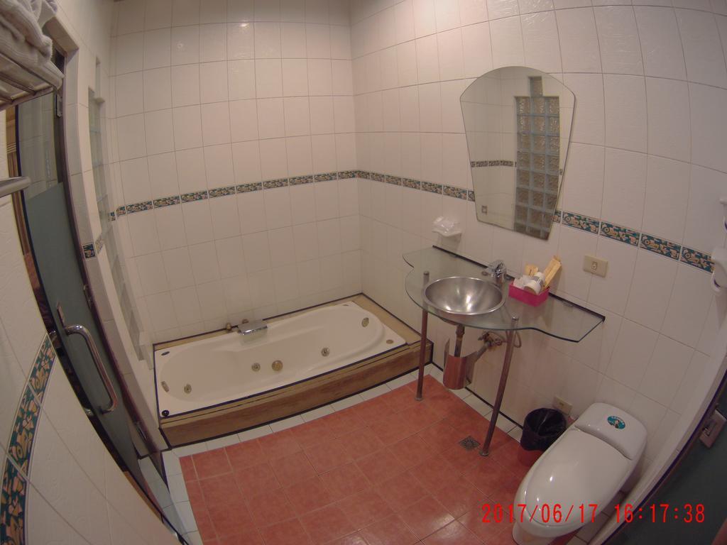 ChangSing Business Motel Tainan Bagian luar foto