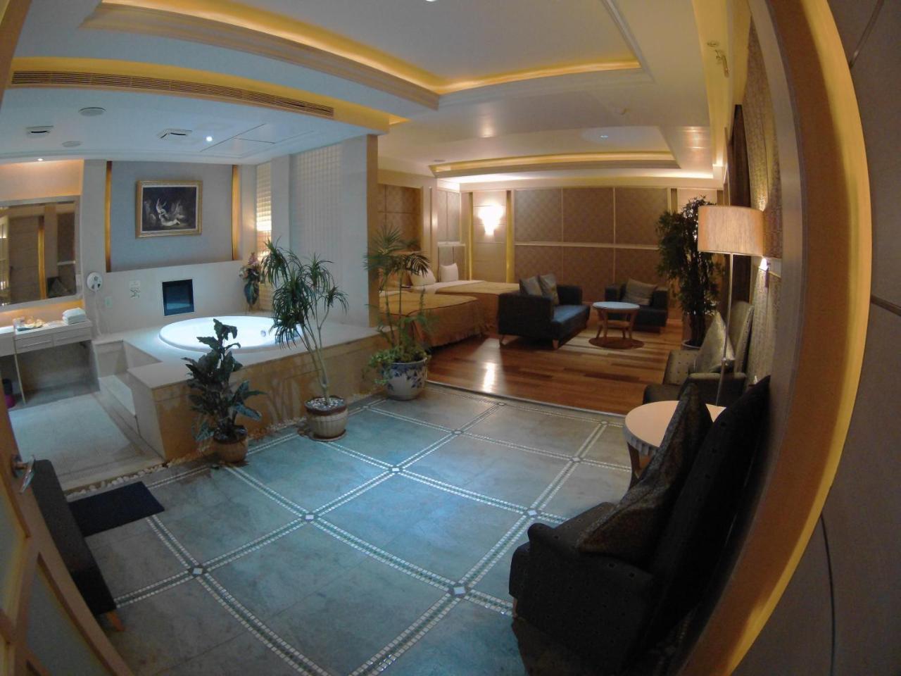 ChangSing Business Motel Tainan Bagian luar foto